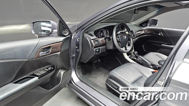 Honda Accord 2.4 9th 2017 — фото 12