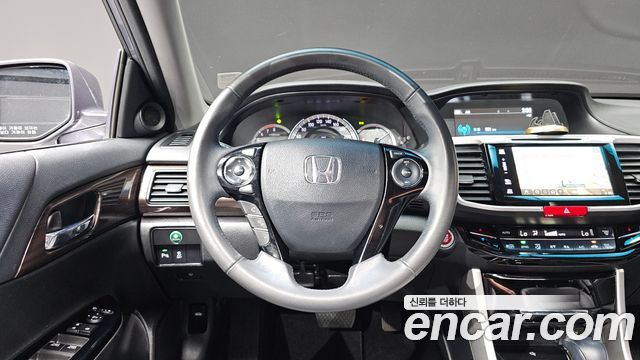 Honda Accord 2.4 9th 2017 — фото 13