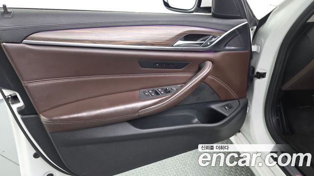BMW 5 Series (G30) 530i Luxury Plus 2018 — фото 30