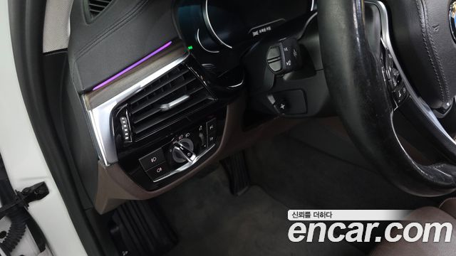 BMW 5 Series (G30) 530i Luxury Plus 2018 — фото 33