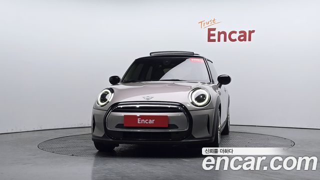 MINI Cooper Classic Plus Launch Pack Third Generation 2022 — фото 3