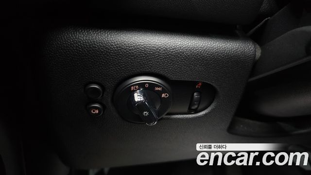 MINI Cooper Classic Plus Launch Pack Third Generation 2022 — фото 17