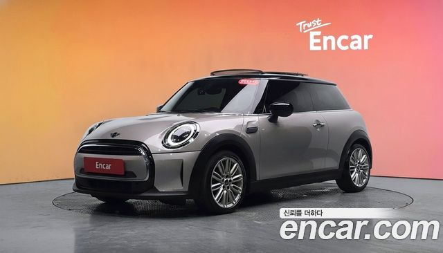 MINI Cooper Classic Plus Launch Pack Third Generation 2022 — фото 1