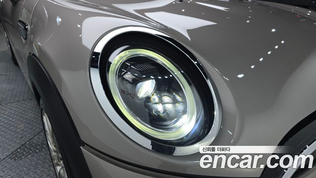 MINI Cooper Classic Plus Launch Pack Third Generation 2022 — фото 22