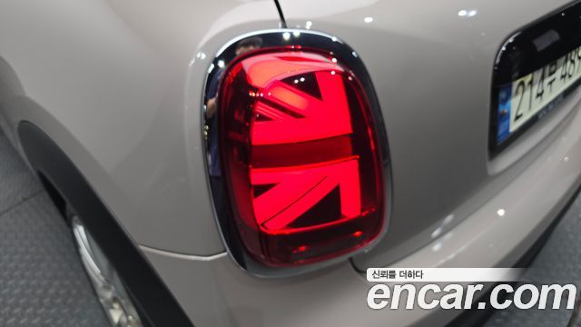 MINI Cooper Classic Plus Launch Pack Third Generation 2022 — фото 23
