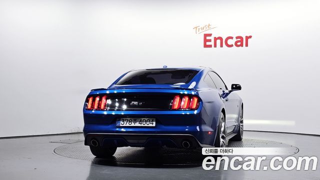 Ford Mustang GT Coupe 2017 — фото 4