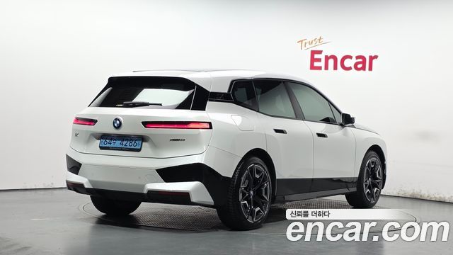 BMW iX xDrive50 Sports Plus 2022 — фото 2