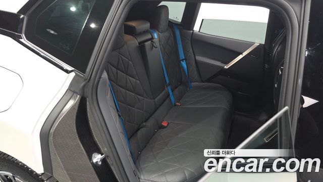 BMW iX xDrive50 Sports Plus 2022 — фото 16