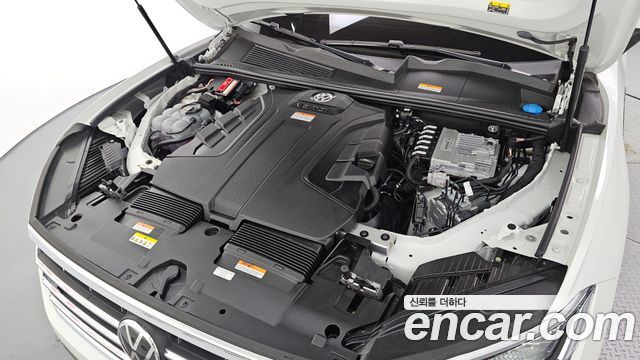 Volkswagen Touareg (III) 3.0 TDI R-Line 2023 — фото 6