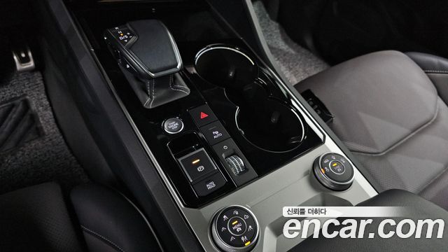 Volkswagen Touareg (III) 3.0 TDI R-Line 2023 — фото 9