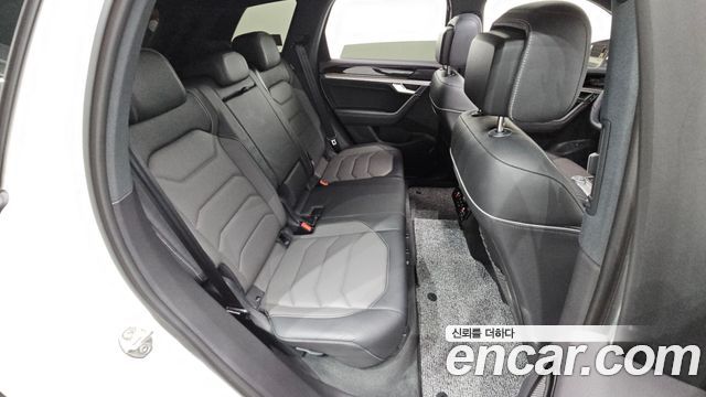 Volkswagen Touareg (III) 3.0 TDI R-Line 2023 — фото 11