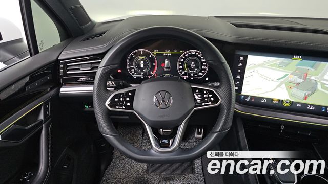Volkswagen Touareg (III) 3.0 TDI R-Line 2023 — фото 13
