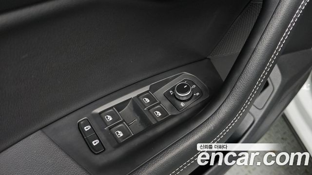 Volkswagen Touareg (III) 3.0 TDI R-Line 2023 — фото 18