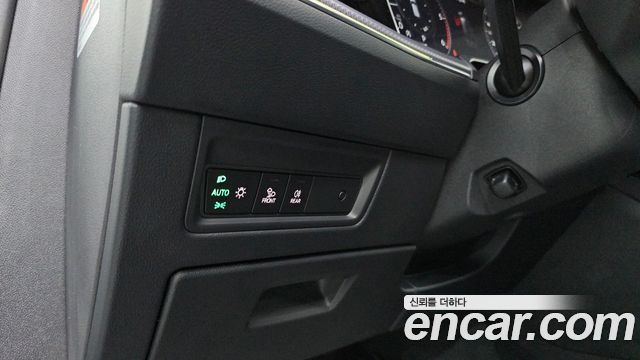 Volkswagen Touareg (III) 3.0 TDI R-Line 2023 — фото 19