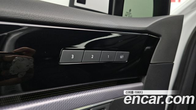 Volkswagen Touareg (III) 3.0 TDI R-Line 2023 — фото 29