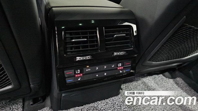 Volkswagen Touareg (III) 3.0 TDI R-Line 2023 — фото 31