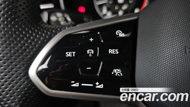 Volkswagen Touareg (III) 3.0 TDI R-Line 2023 — фото 32