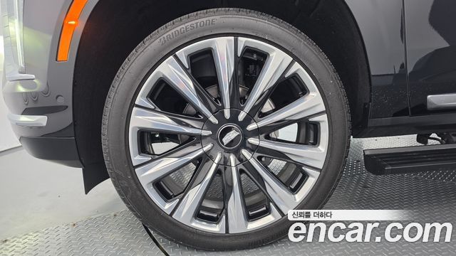 Cadillac Escalade (V) 6.2 ESV ESV Premium Luxury Platinum 2026 — фото 5