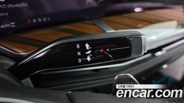 Cadillac Escalade (V) 6.2 ESV ESV Premium Luxury Platinum 2026 — фото 9
