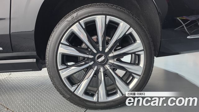 Cadillac Escalade (V) 6.2 ESV ESV Premium Luxury Platinum 2026 — фото 21