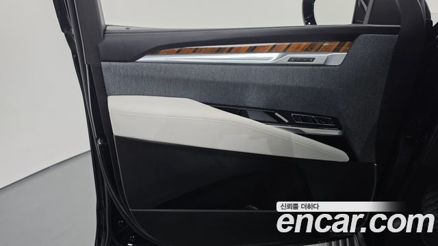 Cadillac Escalade (V) 6.2 ESV ESV Premium Luxury Platinum 2026 — фото 24