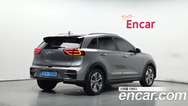 Kia Niro EV Noblesse 2022 — фото 2