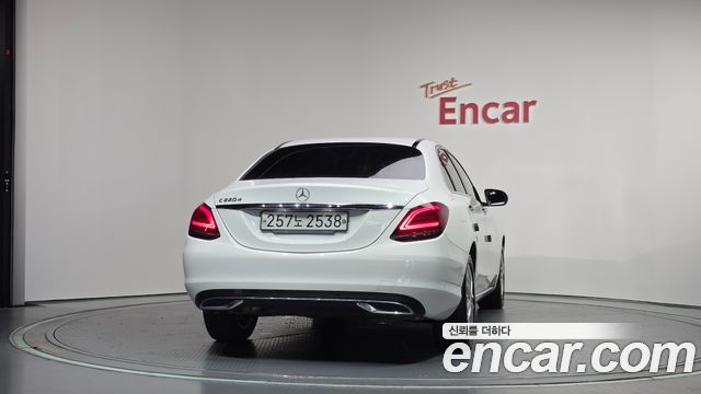 Mercedes-Benz C-Class (W205) C220 d Avantgarde 2019 — фото 4