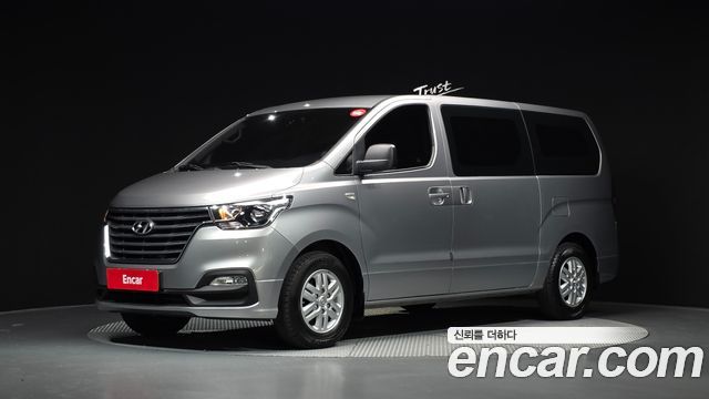 Hyundai Grand Starex Van 3-Seater Smart 2019 — фото 1