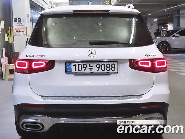 Mercedes-Benz GLB-Class (X247) GLB250 4MATIC 2021 — фото 5
