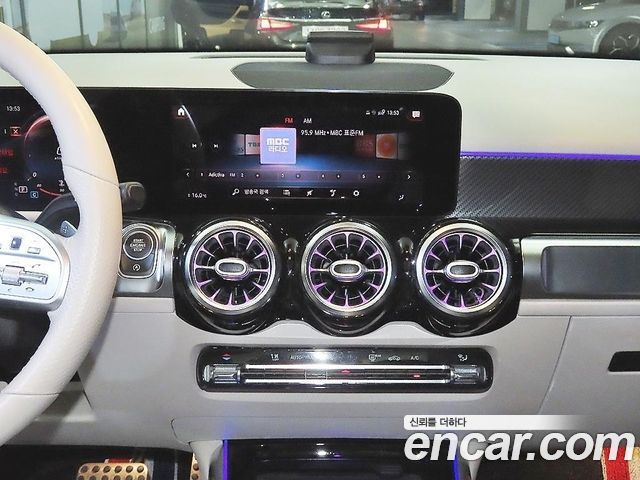 Mercedes-Benz GLB-Class (X247) GLB250 4MATIC 2021 — фото 11