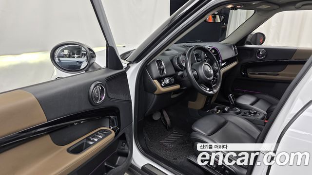 MINI Cooper D Countryman ALL4 HIGH 2nd 2018 — фото 10