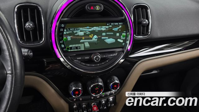 MINI Cooper D Countryman ALL4 HIGH 2nd 2018 — фото 14