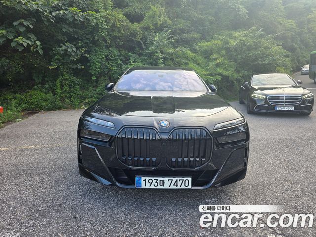 BMW 7 Series (G70) 740i xDrive M Sport 2024 — фото 2
