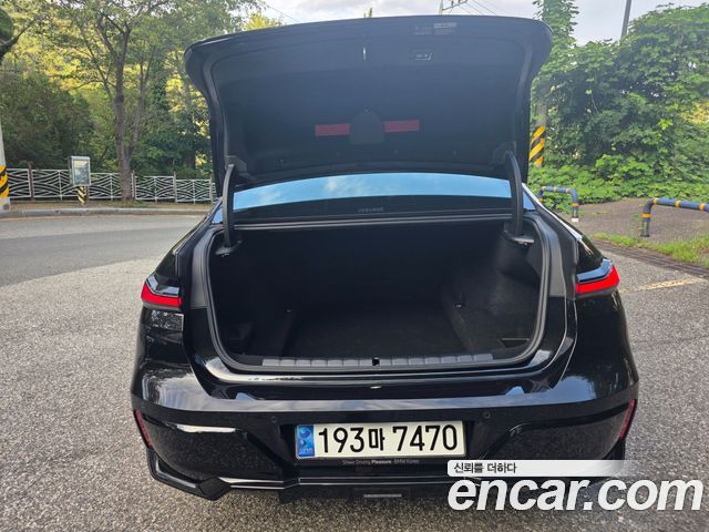 BMW 7 Series (G70) 740i xDrive M Sport 2024 — фото 7