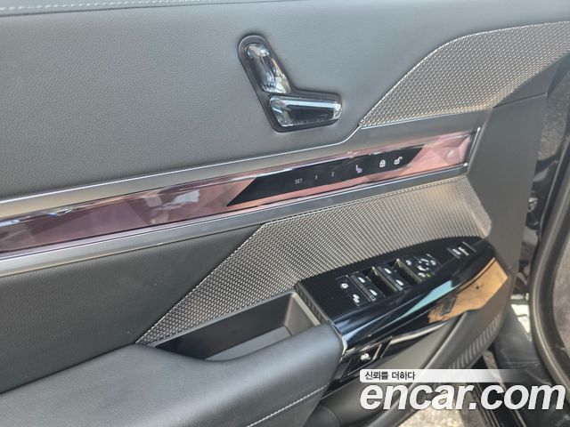 BMW 7 Series (G70) 740i xDrive M Sport 2024 — фото 18