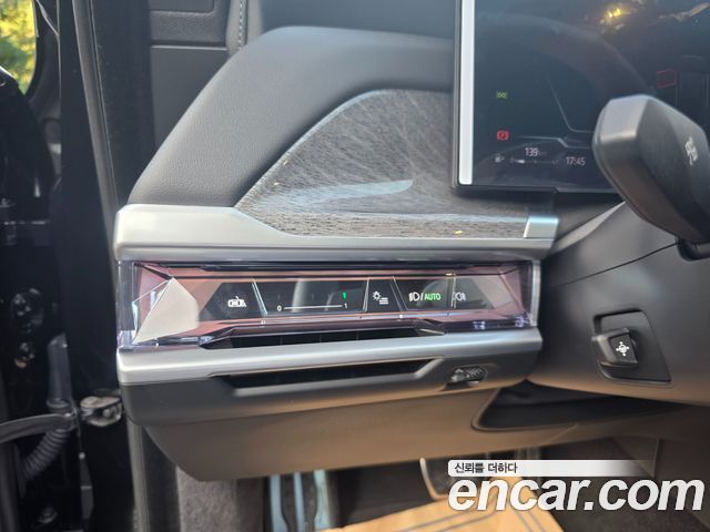 BMW 7 Series (G70) 740i xDrive M Sport 2024 — фото 19