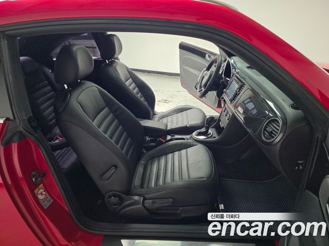 Volkswagen Beetle 2.0 TDI 3rd 2013 — фото 15
