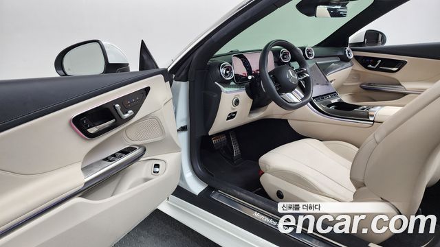 Mercedes-Benz CLE-Class (C236) CLE200 Cabriolet 2025 — фото 10