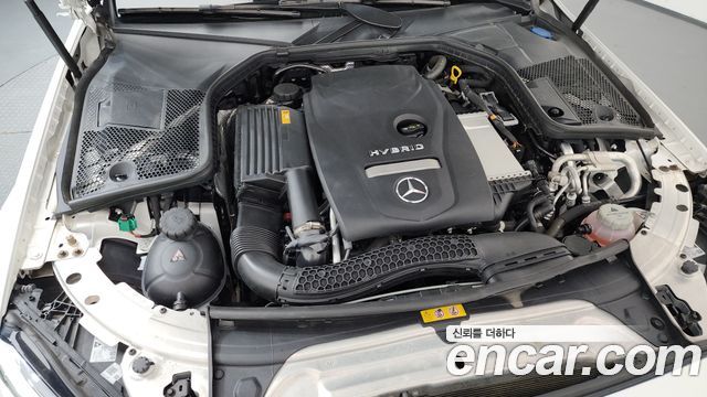 Mercedes-Benz C-Class (W205) C300e 4MATIC AMG Line 2020 — фото 6