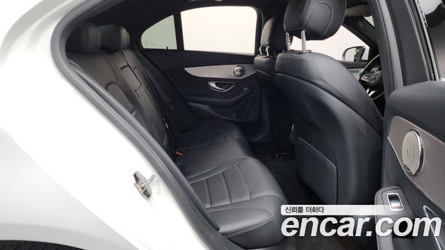 Mercedes-Benz C-Class (W205) C300e 4MATIC AMG Line 2020 — фото 11