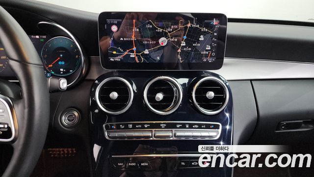 Mercedes-Benz C-Class (W205) C300e 4MATIC AMG Line 2020 — фото 12