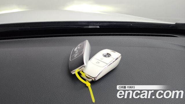 Mercedes-Benz C-Class (W205) C300e 4MATIC AMG Line 2020 — фото 15