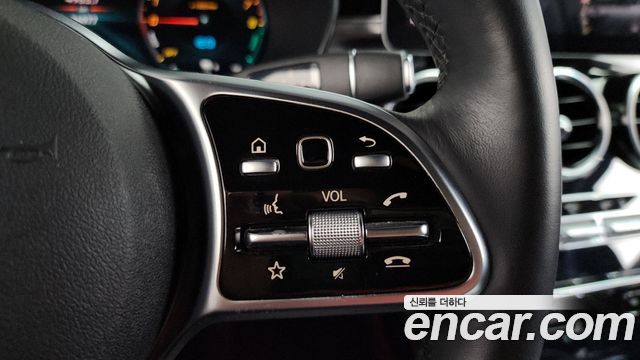 Mercedes-Benz C-Class (W205) C300e 4MATIC AMG Line 2020 — фото 16
