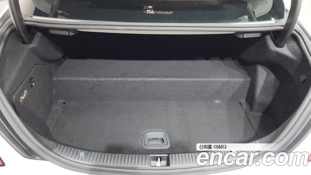 Mercedes-Benz C-Class (W205) C300e 4MATIC AMG Line 2020 — фото 20