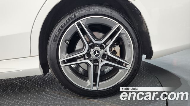 Mercedes-Benz C-Class (W205) C300e 4MATIC AMG Line 2020 — фото 21
