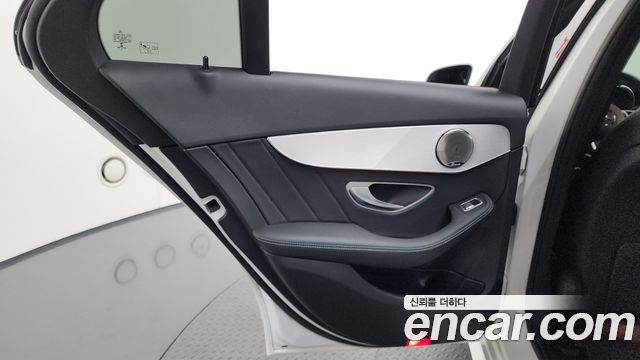 Mercedes-Benz C-Class (W205) C300e 4MATIC AMG Line 2020 — фото 25