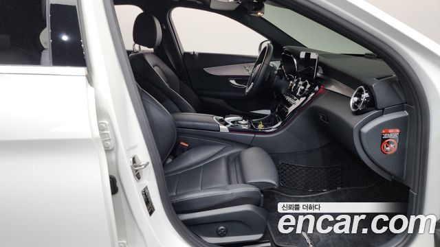 Mercedes-Benz C-Class (W205) C300e 4MATIC AMG Line 2020 — фото 26