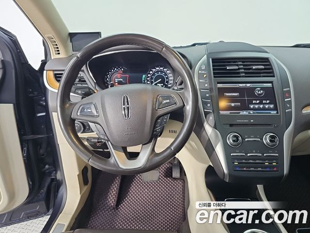 Lincoln MKC 2.0 AWD 2015 — фото 9