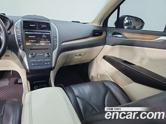 Lincoln MKC 2.0 AWD 2015 — фото 10