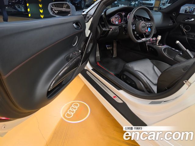 Audi R8 5.2 V10 Spyder 2015 — фото 6
